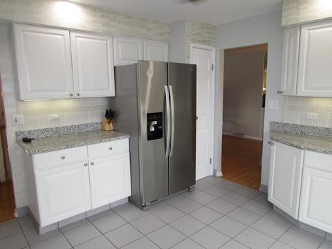 910 Concord Ln, Hoffman Estates, IL 60192 photo 9