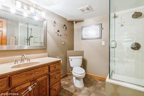 1225 Wayne Dr, Des Plaines, IL 60018 photo 14