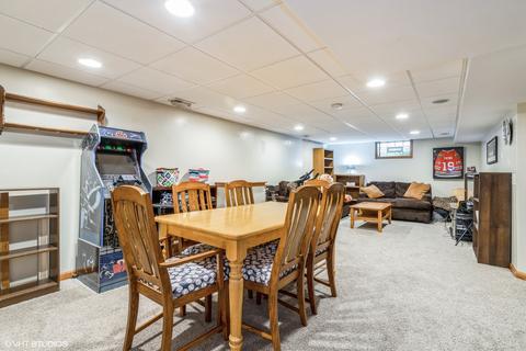 1225 Wayne Dr, Des Plaines, IL 60018 photo 15