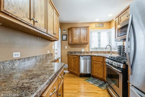 1225 Wayne Dr, Des Plaines, IL 60018 photo 6