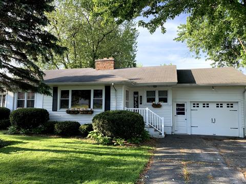 530 Elm St, Beecher, IL 60401 photo 1