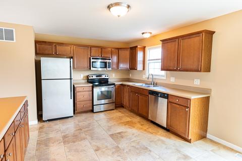 1908 Glenbridge Rd, Bloomington, IL 61704 photo 4