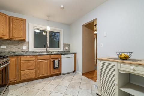 299 E Country Dr, Bartlett, IL 60103 photo 8