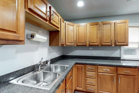 75 Washington Blvd, Hoffman Estates, IL 60169 photo 9