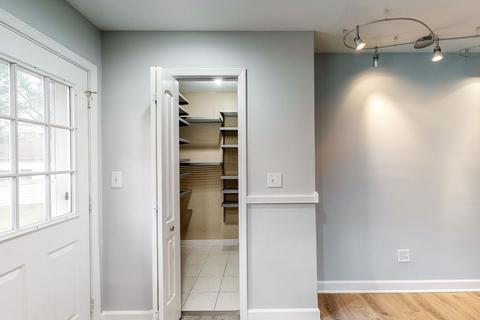 75 Washington Blvd, Hoffman Estates, IL 60169 photo 12