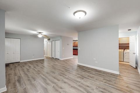 75 Washington Blvd, Hoffman Estates, IL 60169 photo 3