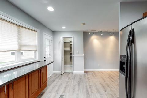 75 Washington Blvd, Hoffman Estates, IL 60169 photo 11