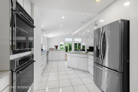 322 Willow Ave, Deerfield, IL 60015 photo 9