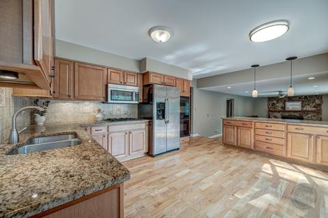 6 Papago Ct, Naperville, IL 60563 photo 7