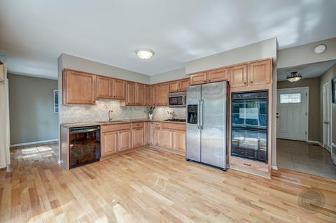 6 Papago Ct, Naperville, IL 60563 photo 9