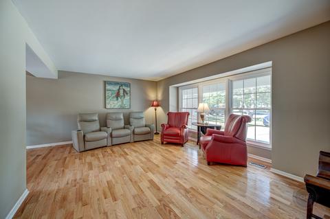 6 Papago Ct, Naperville, IL 60563 photo 3