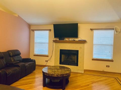 4704 Peacock Ln, Plainfield, IL 60586 photo 2