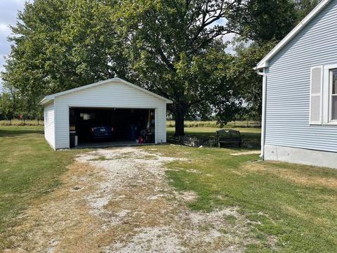 501 N 2nd Ave, Chenoa, IL 61726 photo 2
