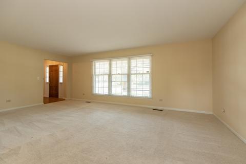 9 W Bailey Rd, Naperville, IL 60565 photo 4
