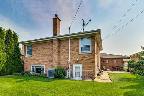 4618 N Forestview Ave, Chicago, IL 60656 photo 2