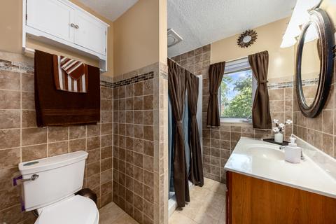 1008 Jackson St, Aurora, IL 60505 photo 10