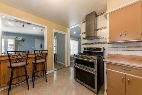 1008 Jackson St, Aurora, IL 60505 photo 6
