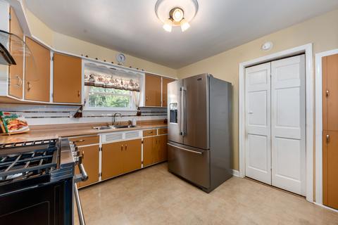 1008 Jackson St, Aurora, IL 60505 photo 5
