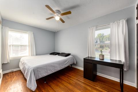 1008 Jackson St, Aurora, IL 60505 photo 11