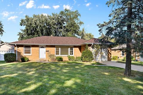 1207 E Liberty Dr, Wheaton, IL 60187 photo 2