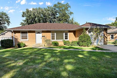 1207 E Liberty Dr, Wheaton, IL 60187 photo 1