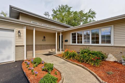 700 Pine St, Deerfield, IL 60015 photo 2