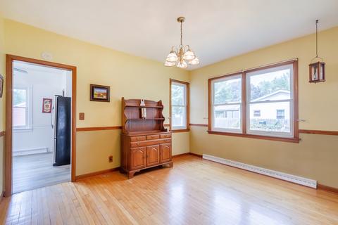 2 S Clifton Ave, Elgin, IL 60123 photo 4