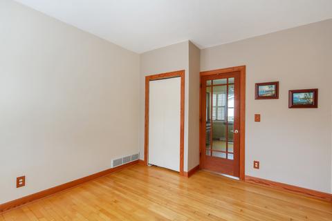 2 S Clifton Ave, Elgin, IL 60123 photo 7