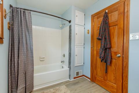2 S Clifton Ave, Elgin, IL 60123 photo 17