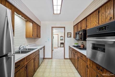 2424 Lisson Rd, Naperville, IL 60565 photo 6