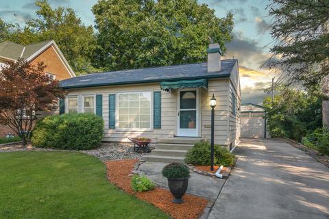 2022 E Jackson St, Bloomington, IL 61701 photo 1