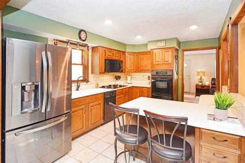 2022 E Jackson St, Bloomington, IL 61701 photo 4