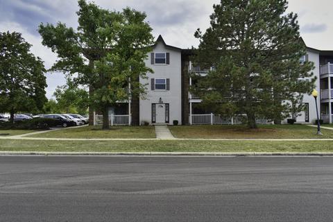 105 Gregory St #02, Aurora, IL 60504 photo 1