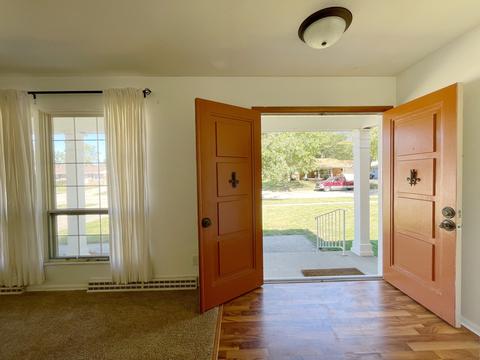 1209 Devonshire Dr, Champaign, IL 61821 photo 3