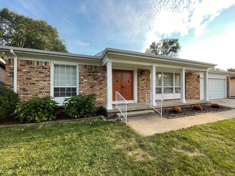 1209 Devonshire Dr, Champaign, IL 61821 photo 2