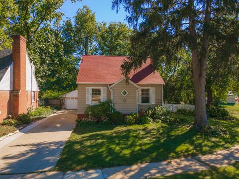 1 Dawes Pl, Bloomington, IL 61701 photo 1