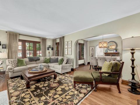 528 E Willow Ave, Wheaton, IL 60187 photo 3