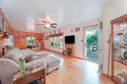 910 Annabelle St, Mchenry, IL 60050 photo 5