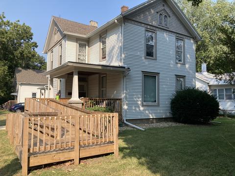 412 E Chestnut St, Bloomington, IL 61701 photo 1