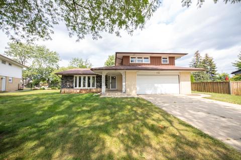1722 E Aztec Ln, Mount Prospect, IL 60056 photo 1
