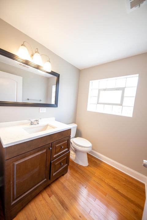 1722 E Aztec Ln, Mount Prospect, IL 60056 photo 9