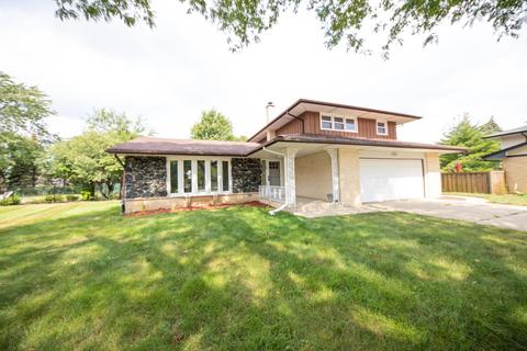 1722 E Aztec Ln, Mount Prospect, IL 60056 photo 2