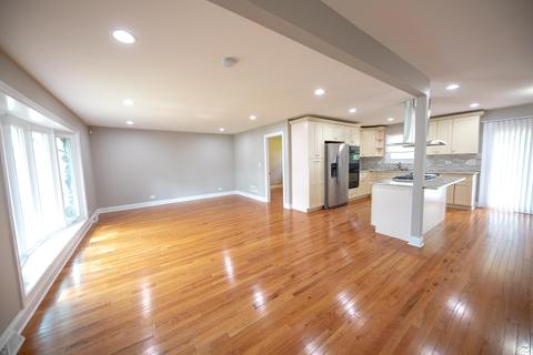 1722 E Aztec Ln, Mount Prospect, IL 60056 photo 3