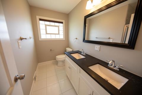 1722 E Aztec Ln, Mount Prospect, IL 60056 photo 12