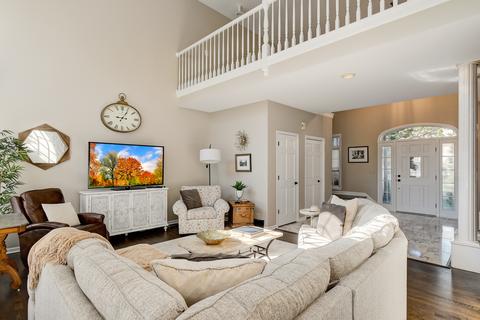23 W Old Mill Ln, Burr Ridge, IL 60527 photo 9