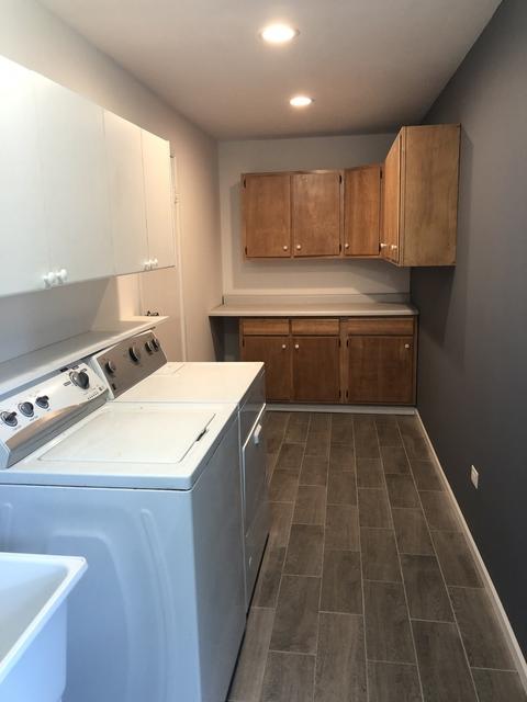 570 Hillcrest Blvd, Hoffman Estates, IL 60169 photo 17