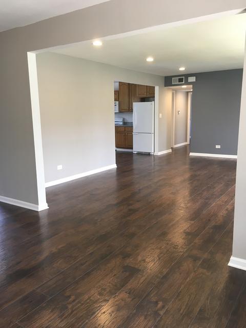 570 Hillcrest Blvd, Hoffman Estates, IL 60169 photo 9