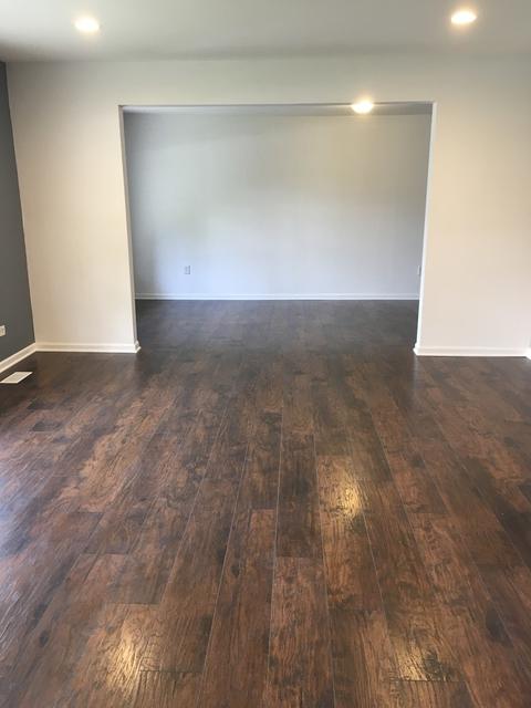 570 Hillcrest Blvd, Hoffman Estates, IL 60169 photo 8
