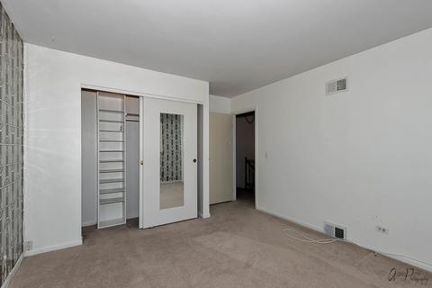9353 Maple Ln, Des Plaines, IL 60016 photo 16