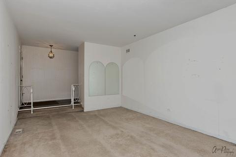 9353 Maple Ln, Des Plaines, IL 60016 photo 7
